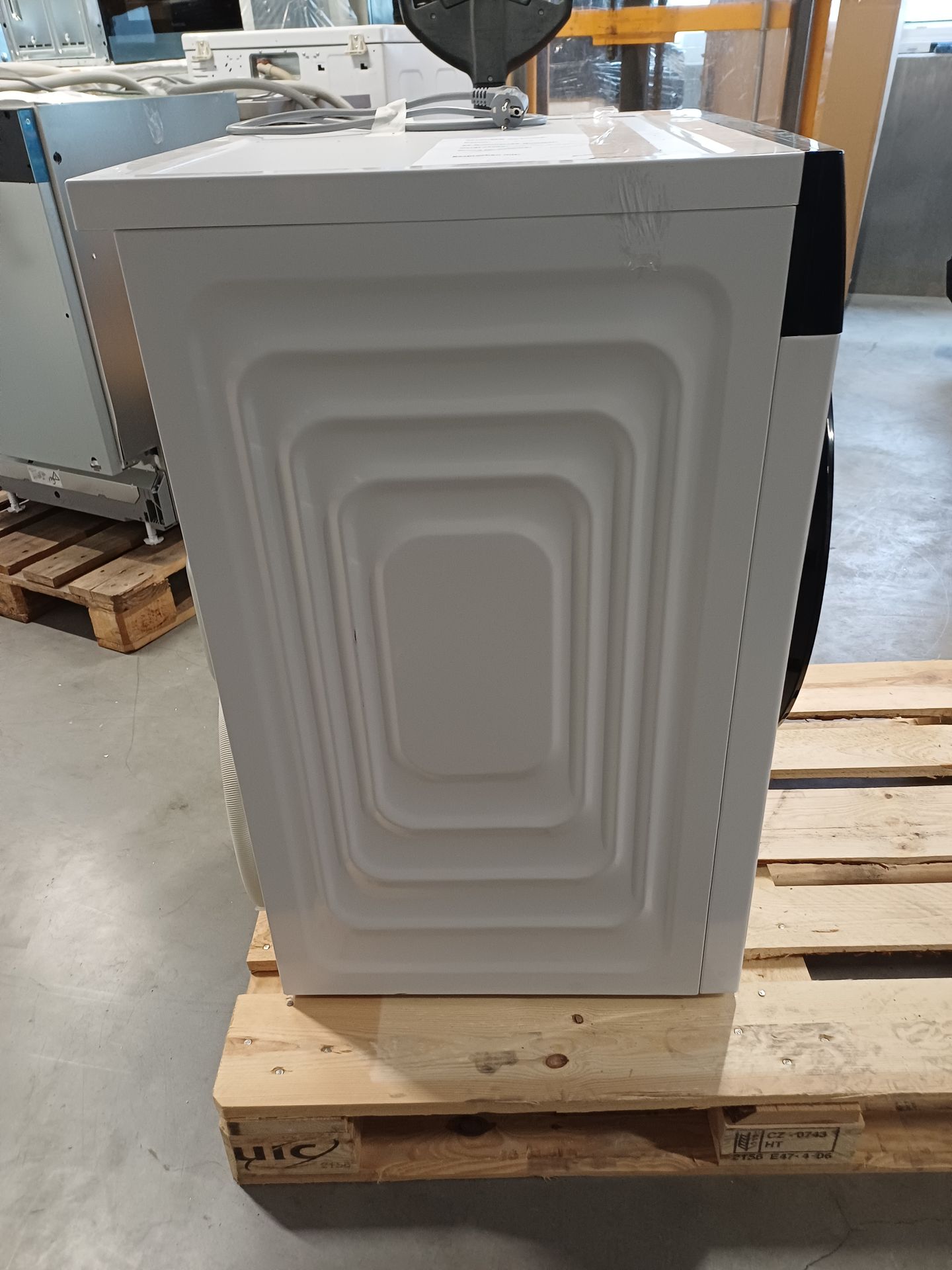 Waschmaschine, Frontlader, Großes Gerät, Metallisch grau, Eingangskante