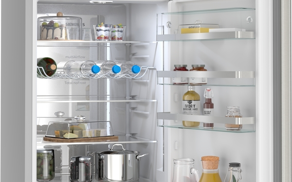 Kühlschrank, Kühlschrank, Glasregale, Edelstahl, Wasserflaschen