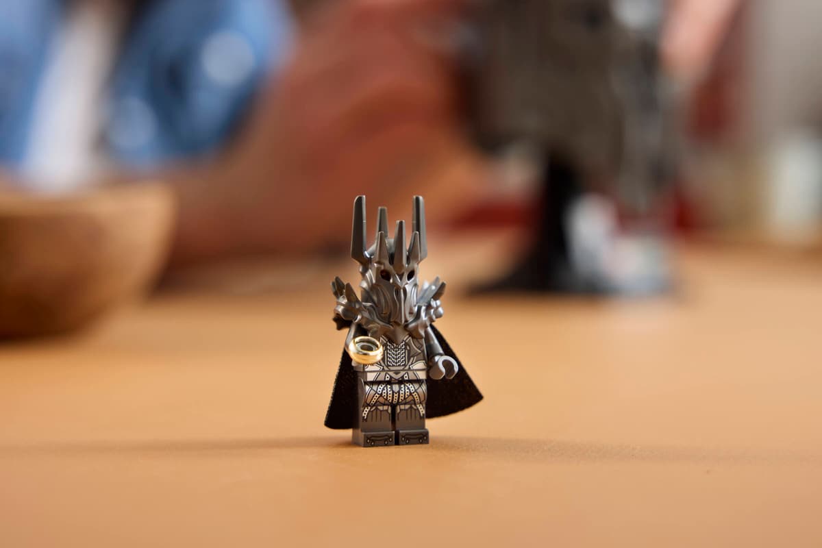 LEGO Minifigur, Drachenhelm, Silber, Cape, Minifigur mit Ring