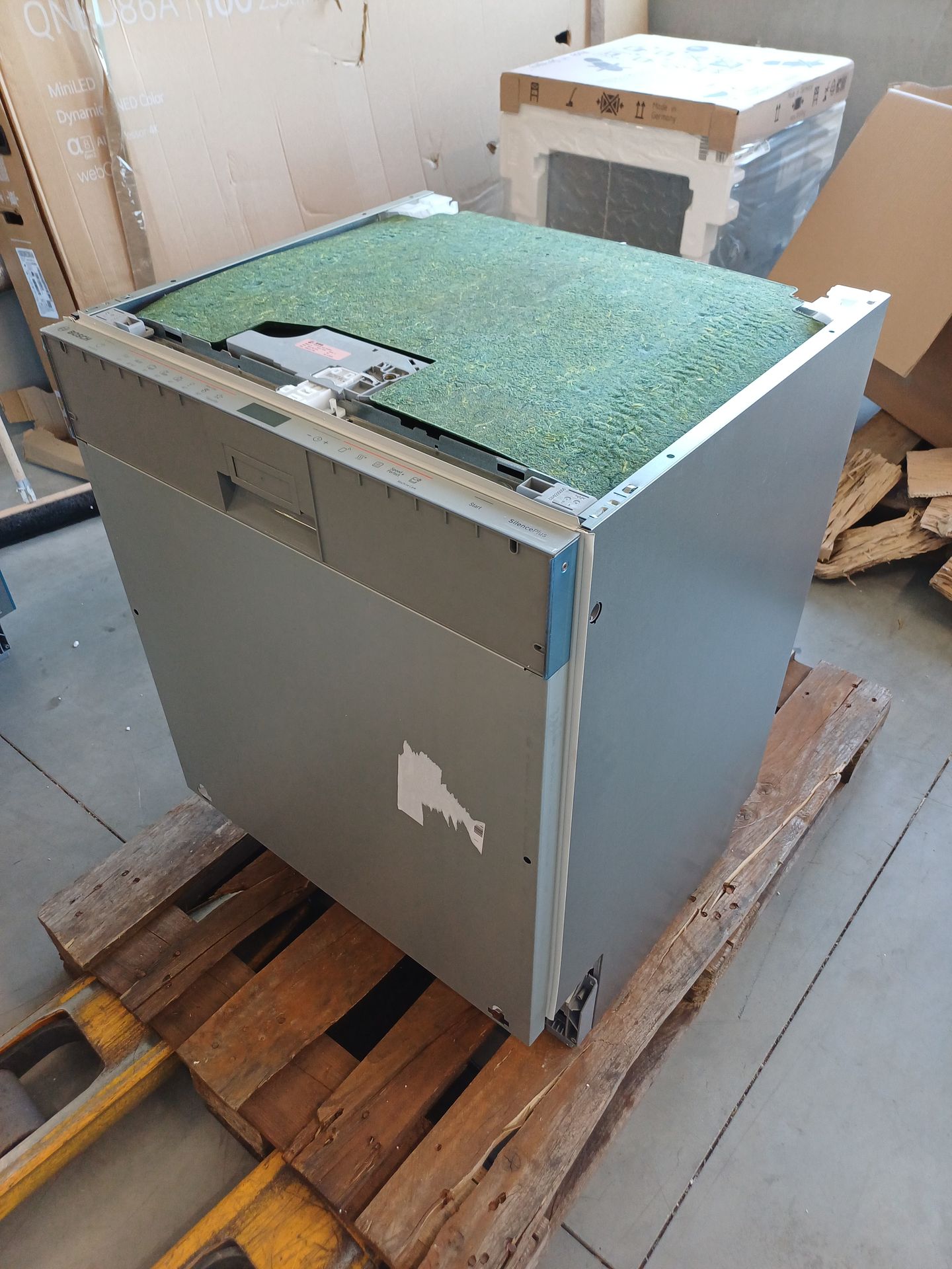 server, rackmount, industrial, gray, green-mat
