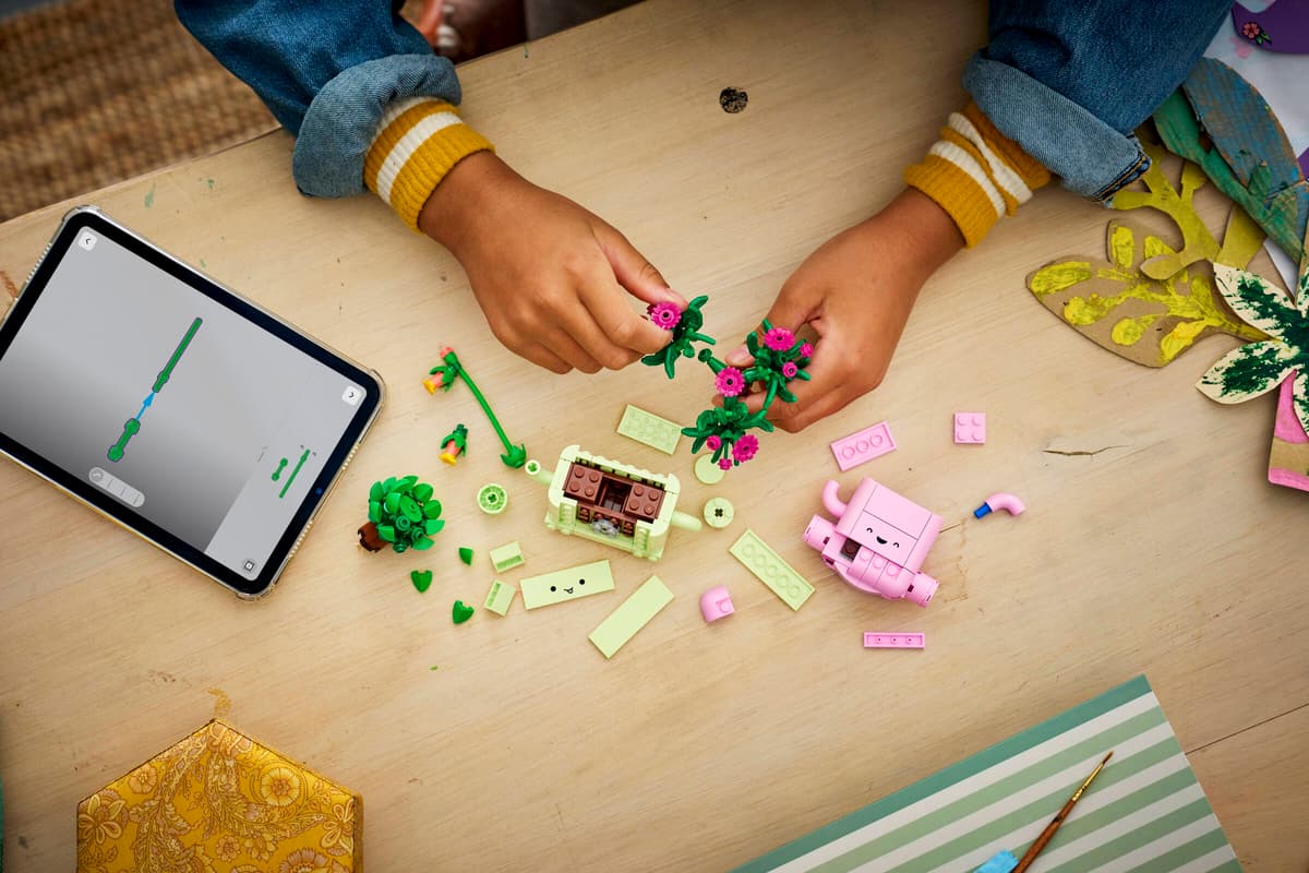 Lego, Minitoys, Kleinteile, Pflanzen, Tablet