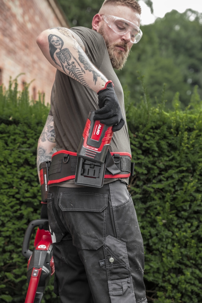 Akkugürtel BB 40 Person, Haut, Tätowierung, Handschuh, Brille