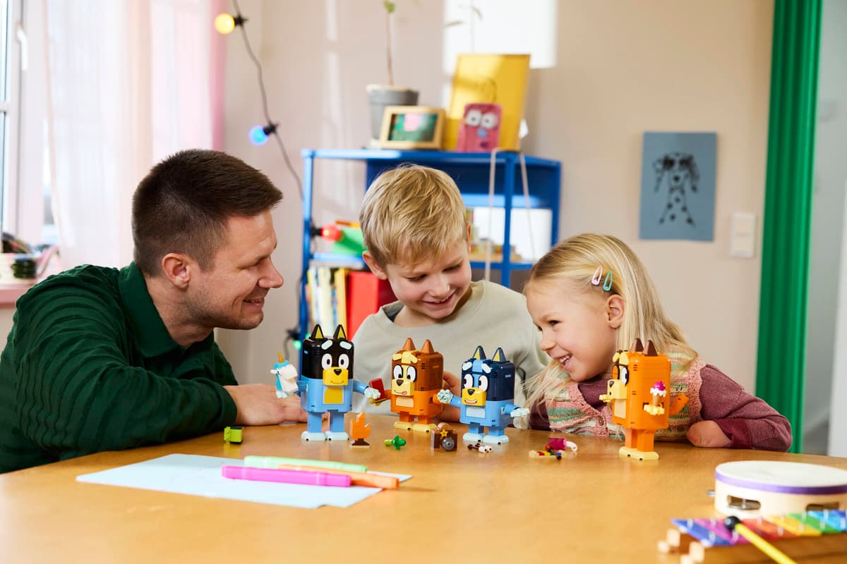Blueys Familie aus LEGO Steinen