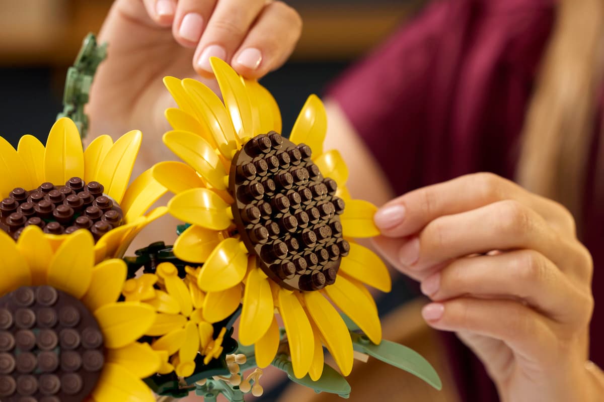 sonnenblume, künstlich, brauner zentrum, gelbe blütenblätter, bastelblumen