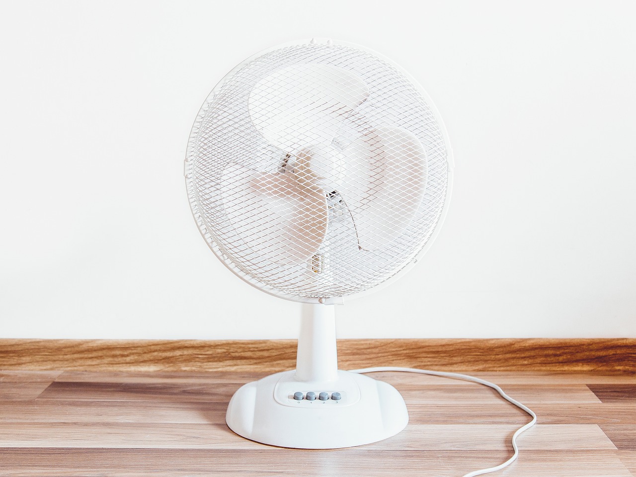 Gerät, Elektrisches Gerät, Elektrischer Ventilator, Lampe