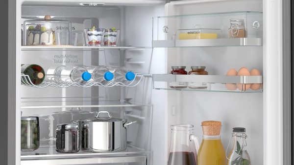 Kühlschrank, innenausstattung, Kaffeekännchen, Gläser, Eiercount