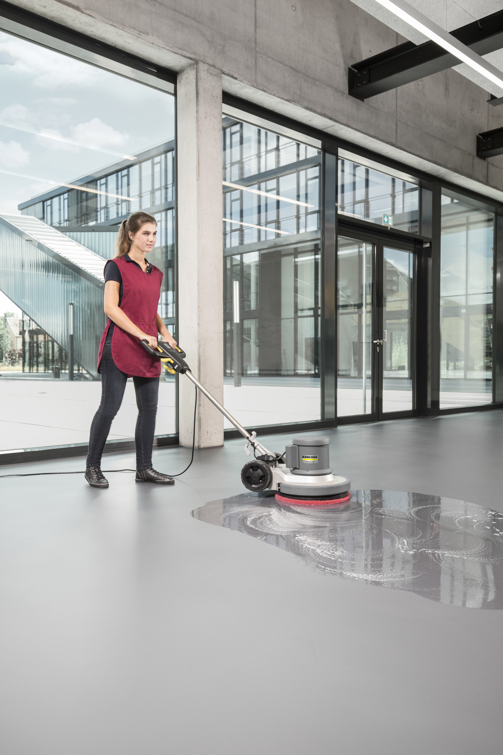 Scheuer-/Saugmaschinen Reinigen, Person, Fußboden, Schuhe, Schuh