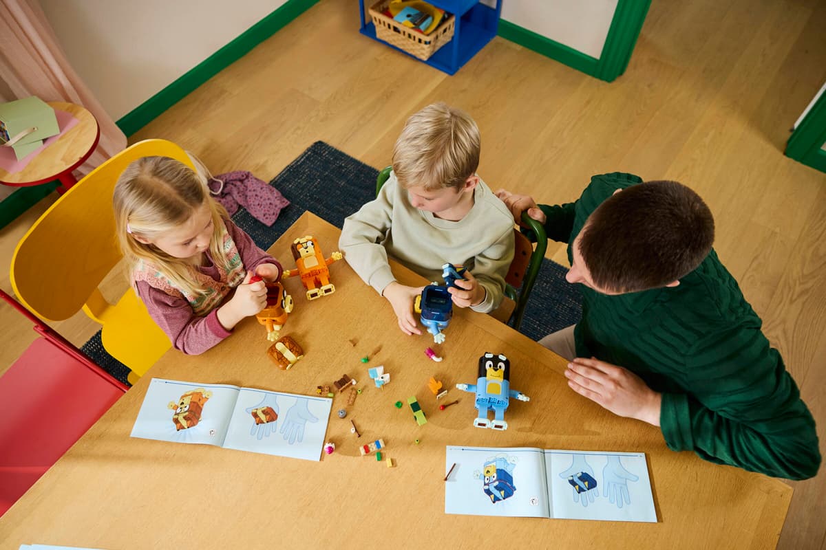 Blueys Familie aus LEGO Steinen