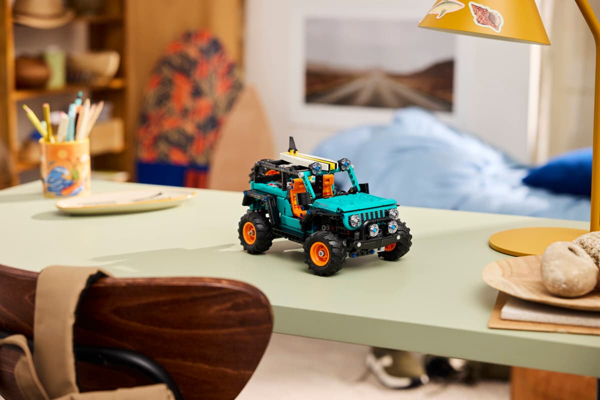 Spielzeugauto, Lego-ähnliches Modell, Geländewagen, Türkises, orangene Räder